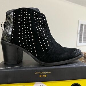 Very Volatile Black Western Ankle Booties